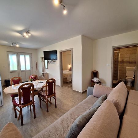 Apartma In Sobe Pilih 비파바 외부 사진